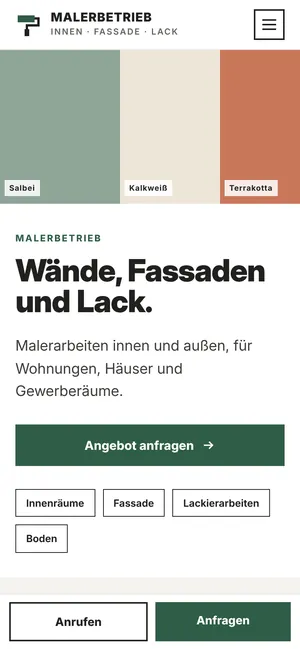 Designkonzept Malerbetrieb auf dem Handy: Farbflächen oben, darunter Überschrift, grüner Anfrageknopf und Leistungsschlagworte